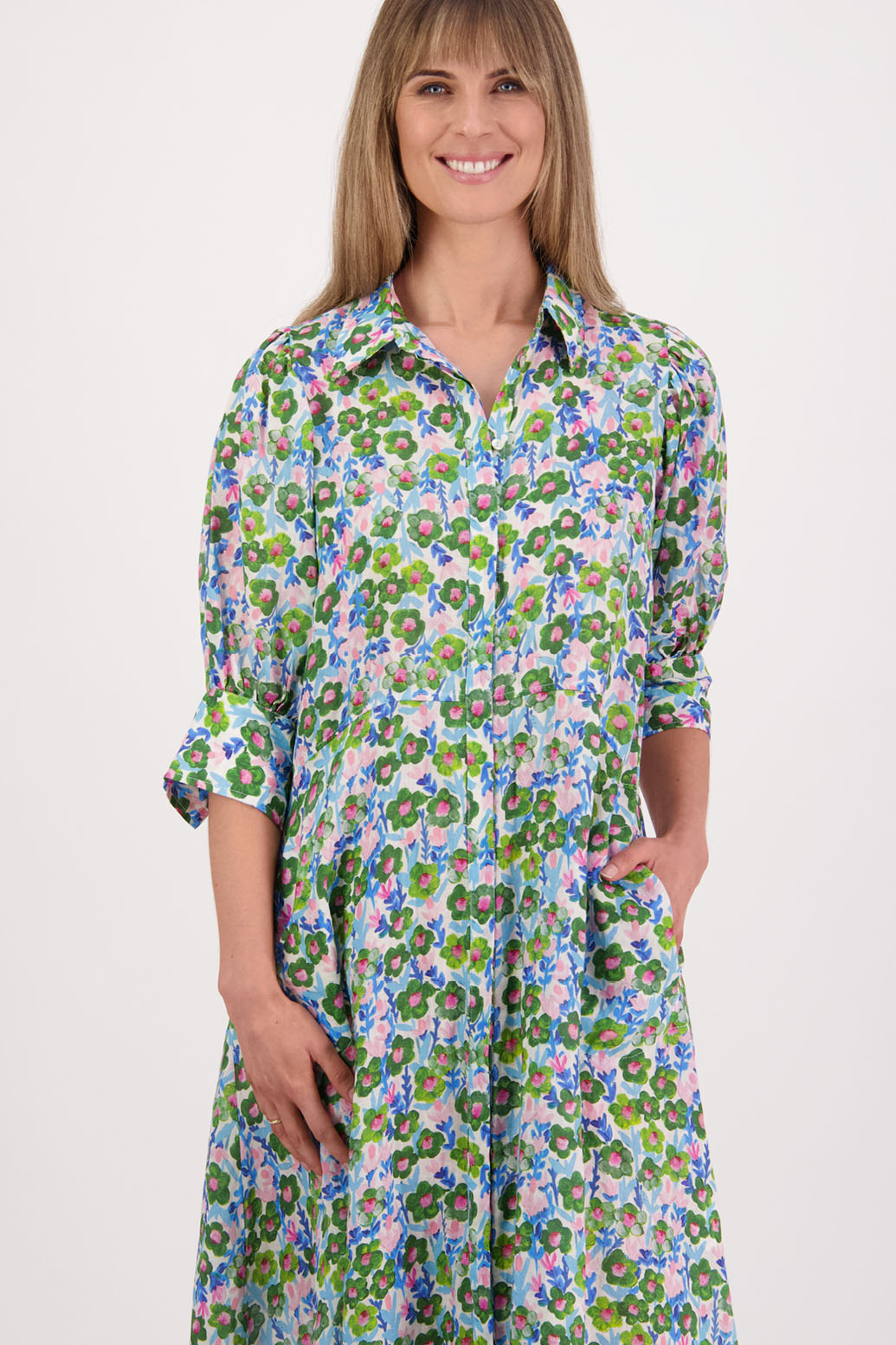 Womens shirt dress, midi length with elbow length puff sleeves. Briarwood NZ. Ramie, Christine. Daisy Print