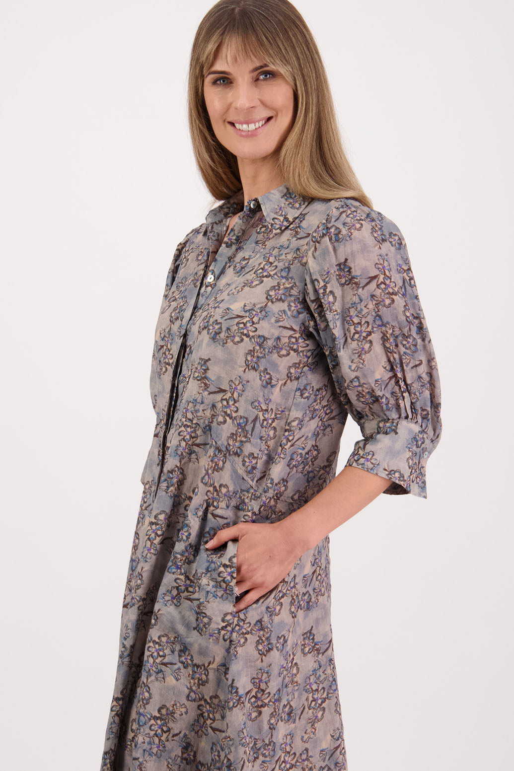Womens shirt dress, midi length with elbow length puff sleeves. Briarwood NZ. Ramie, Christine. Denim daisy Print