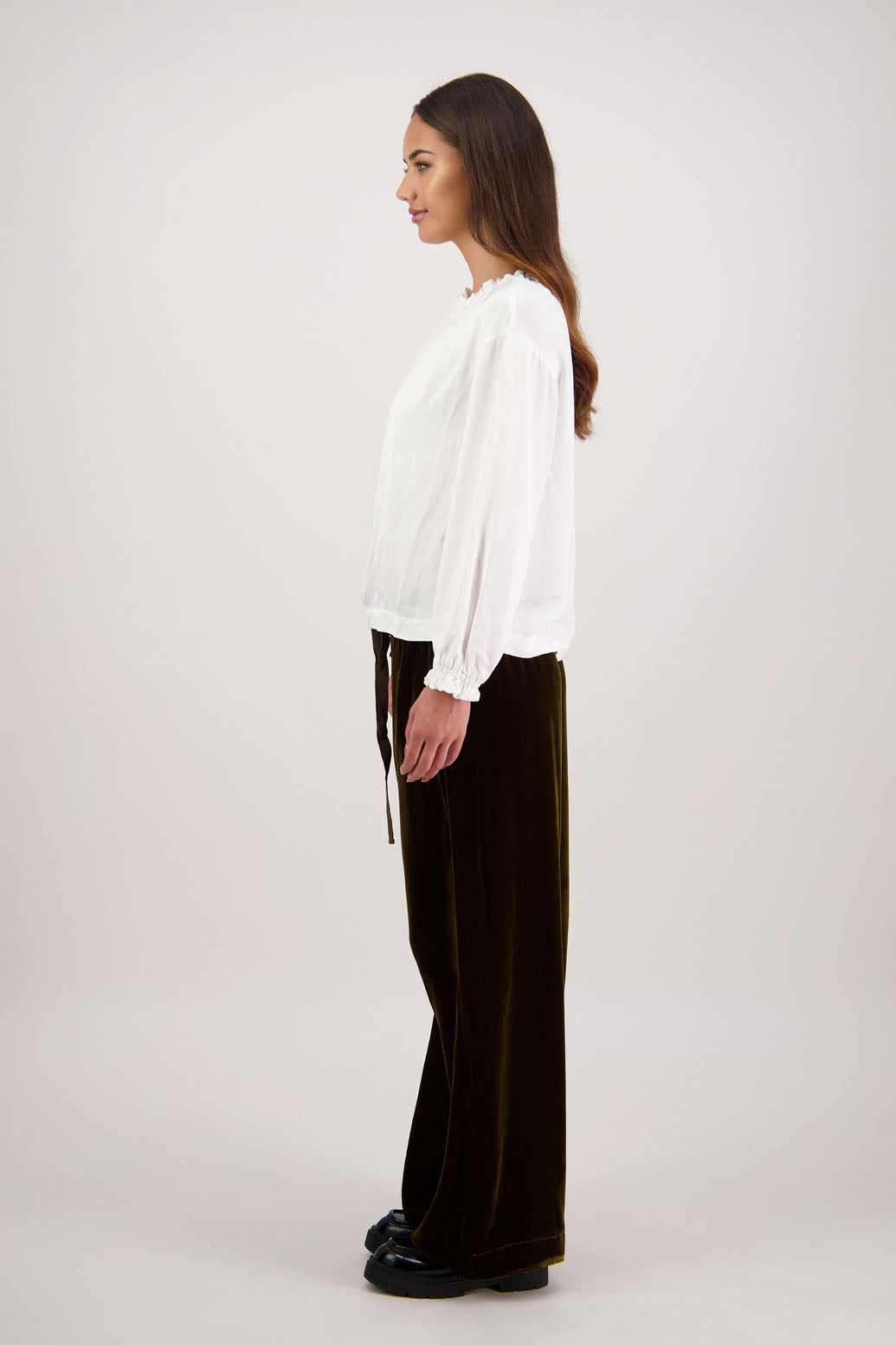 Reggie Pant in Tan Velvet by Briarwood NZ. A
18% Silk, 82% Rayon Velvet Pant with straight leg, elasticated waist with tie and pockets