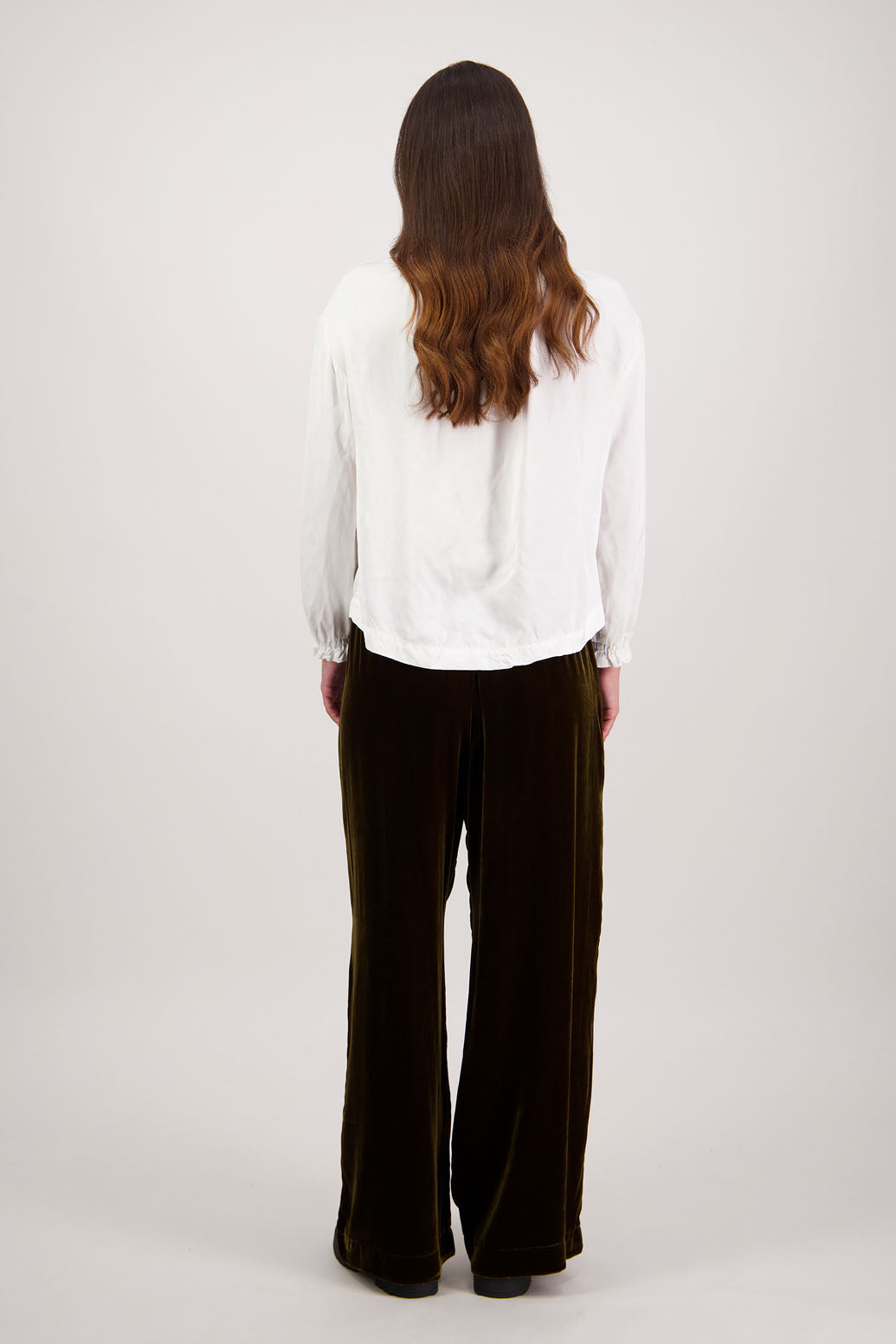 Reggie Pant in Tan Velvet by Briarwood NZ. A
18% Silk, 82% Rayon Velvet Pant with straight leg, elasticated waist with tie and pockets