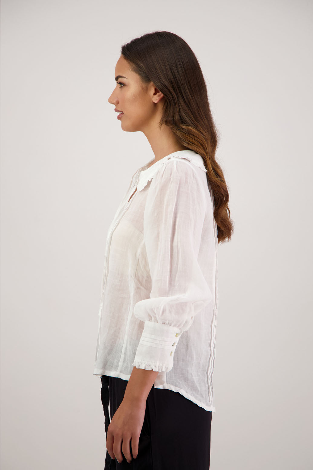 Richie White Top by Briarwood NZ. 100% ramie top with shaped ruffle collar and tie detail. Designed in New Zealand.