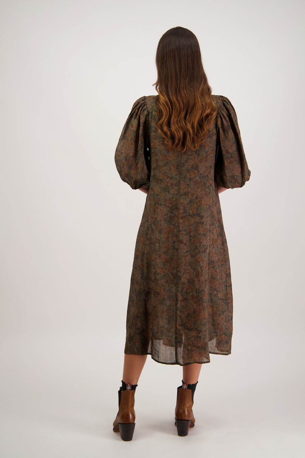 Rosette Dress in Vintage Floral by Briarwood NZ. Flattering 100% ramie dress with puff elasticated sleeves, button through, grandpa collar