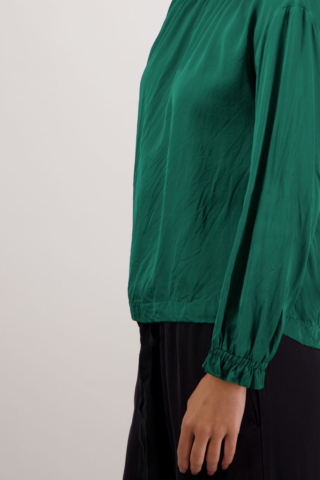 Rowan Top in Emerald by Briarwood NZ. 100% viscose easy fit top with full length sleeves, elasticated neck