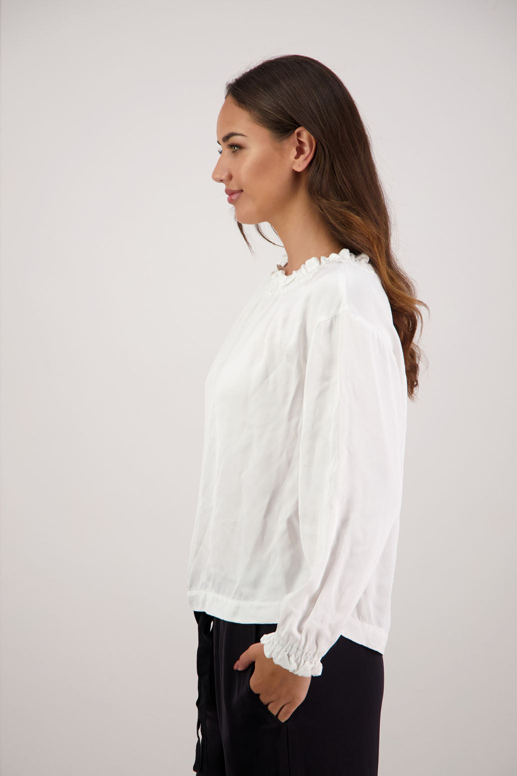 Rowan Ivory Top by Briarwood NZ. 100% viscose easy fit top with full length sleeves, elasticated neck