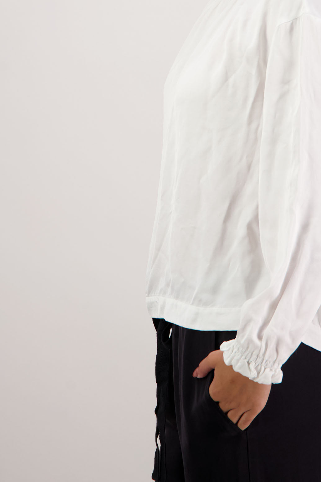 Rowan Ivory Top by Briarwood NZ. 100% viscose easy fit top with full length sleeves, elasticated neck