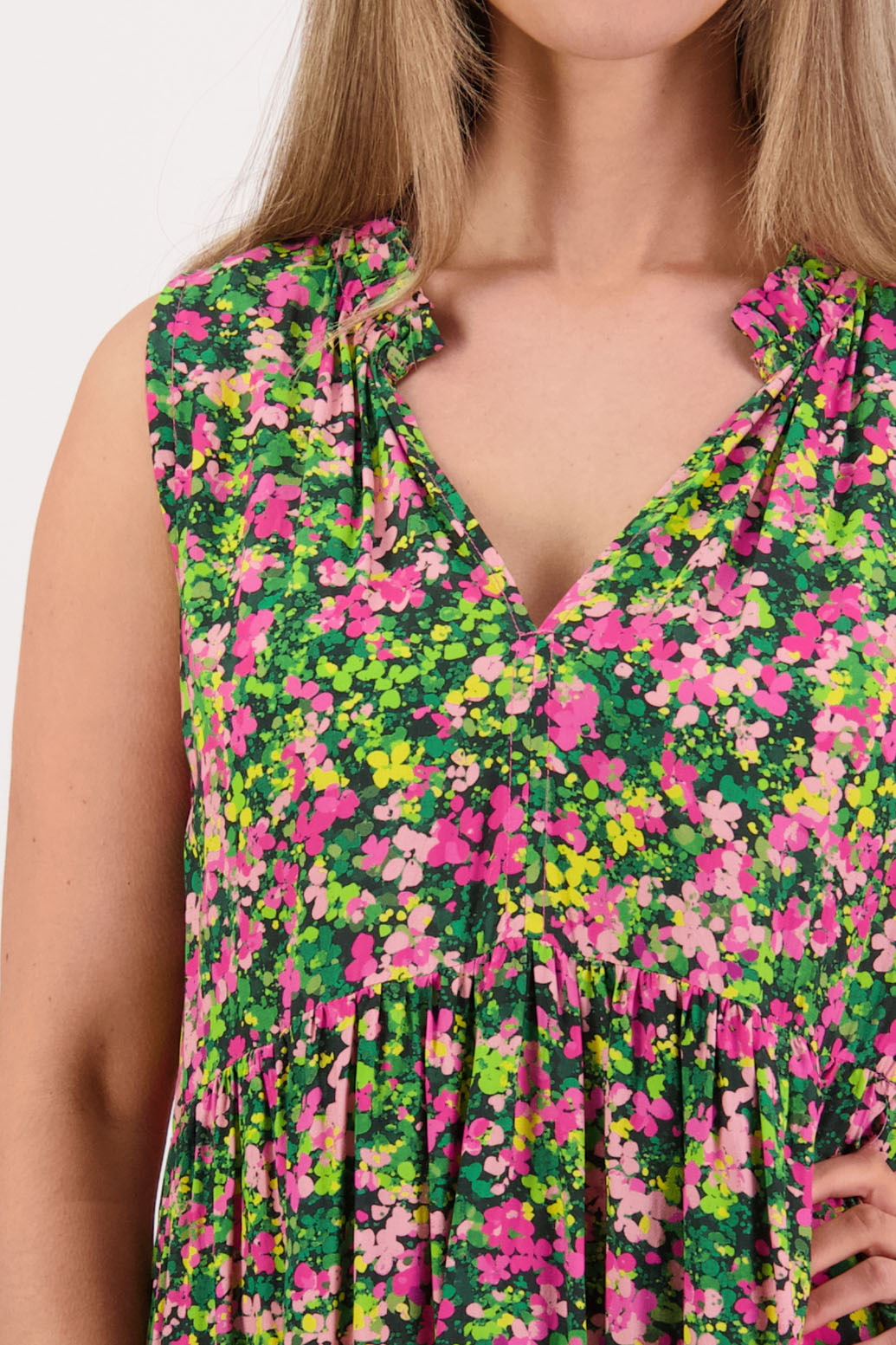 Womens sleeveless sundress, with two tier skirt and V neck with a slight ruffle. Briarwood NZ. Viscose. Sabrina. Pansy Print