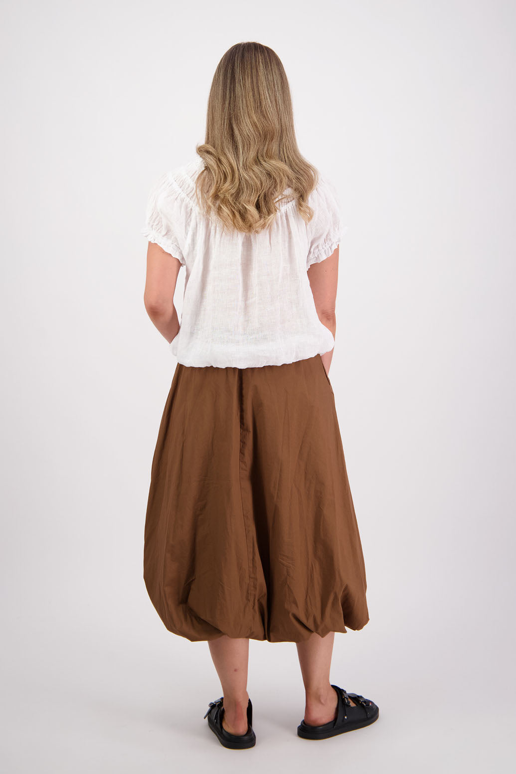 Womens Cotton Poplin skirt with bubble hem and drawcord waist. Tan colour. Briarwood NZ. Sammy