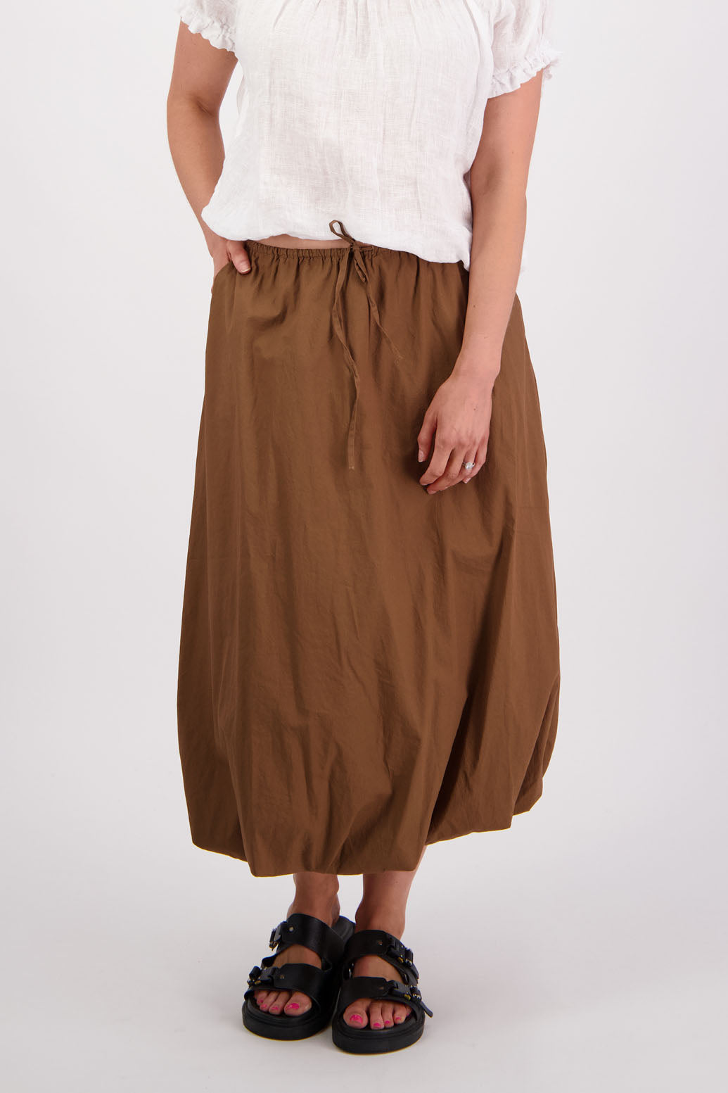 Womens Cotton Poplin skirt with bubble hem and drawcord waist. Tan colour. Briarwood NZ. Sammy