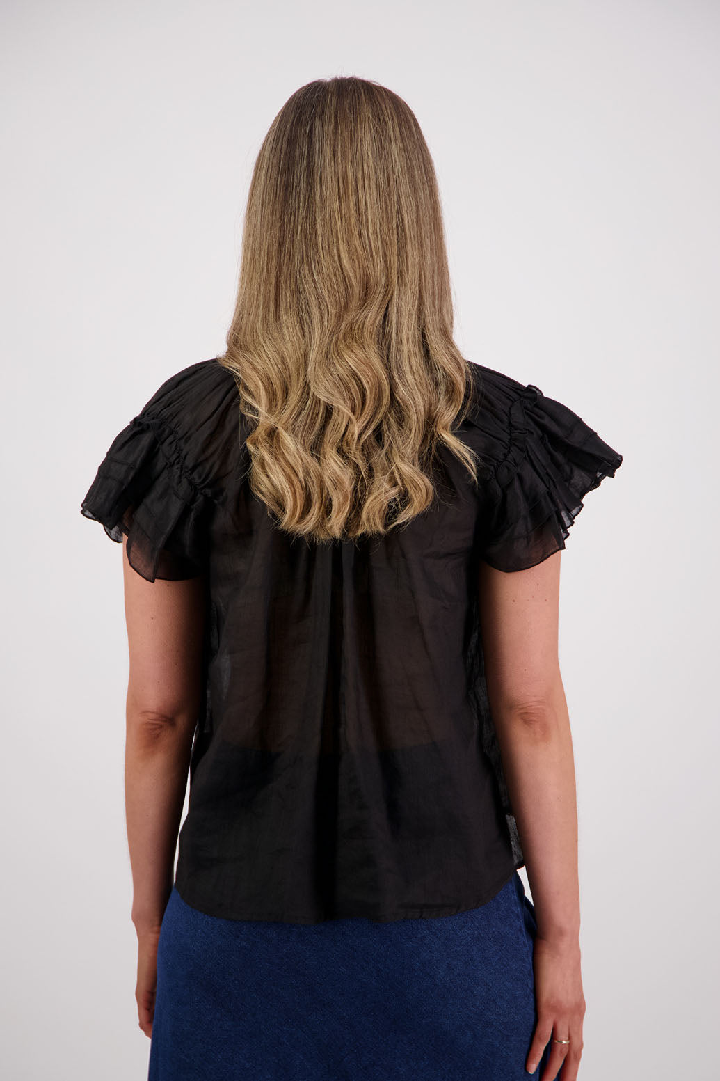 Shakespeare a soft floaty top with flattering layered short sleeves. Briarwood NZ. Ramie, Black