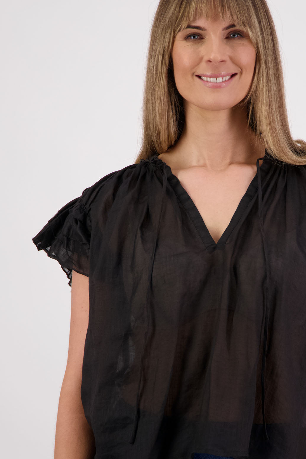 Shakespeare a soft floaty top with flattering layered short sleeves. Briarwood NZ. Ramie, Black