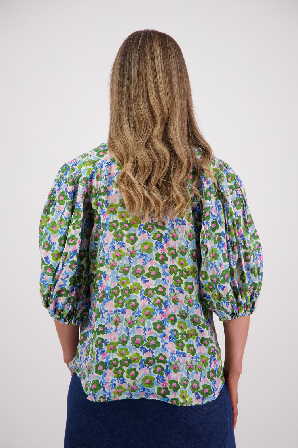 Womens shirt with elbow length puff sleeves and slimmer fit through the body. Briarwood NZ. Ramie, Sophia, Daisy print