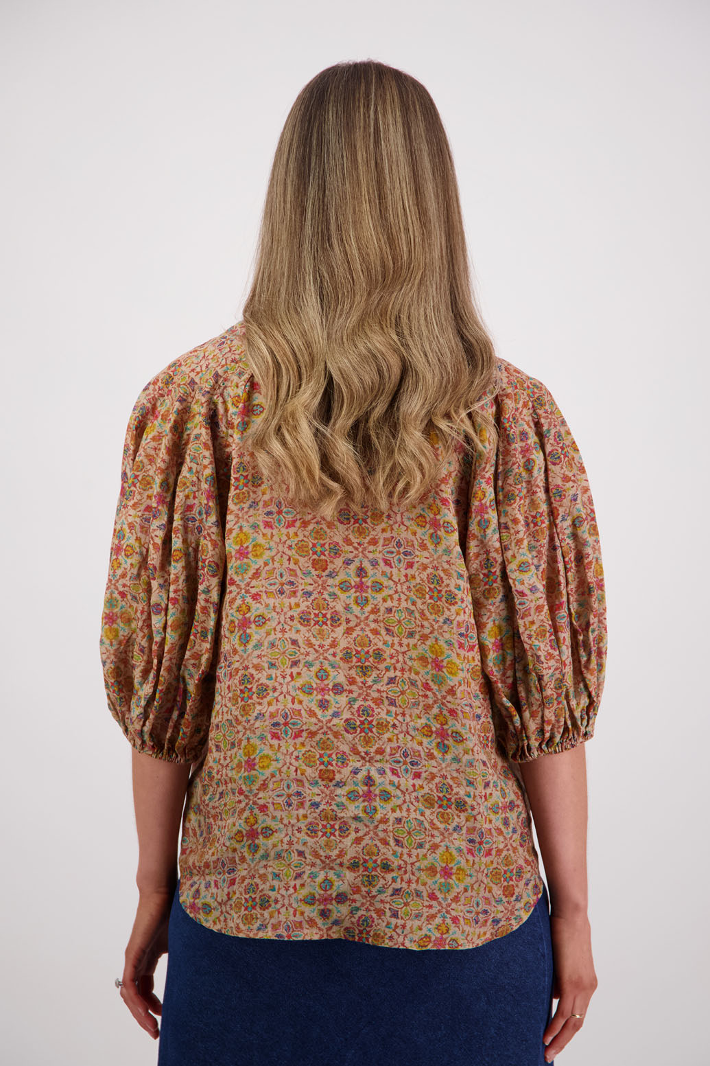 Womens shirt with elbow length puff sleeves and slimmer fit through the body. Briarwood NZ. Ramie, Sophia, Little Leaf