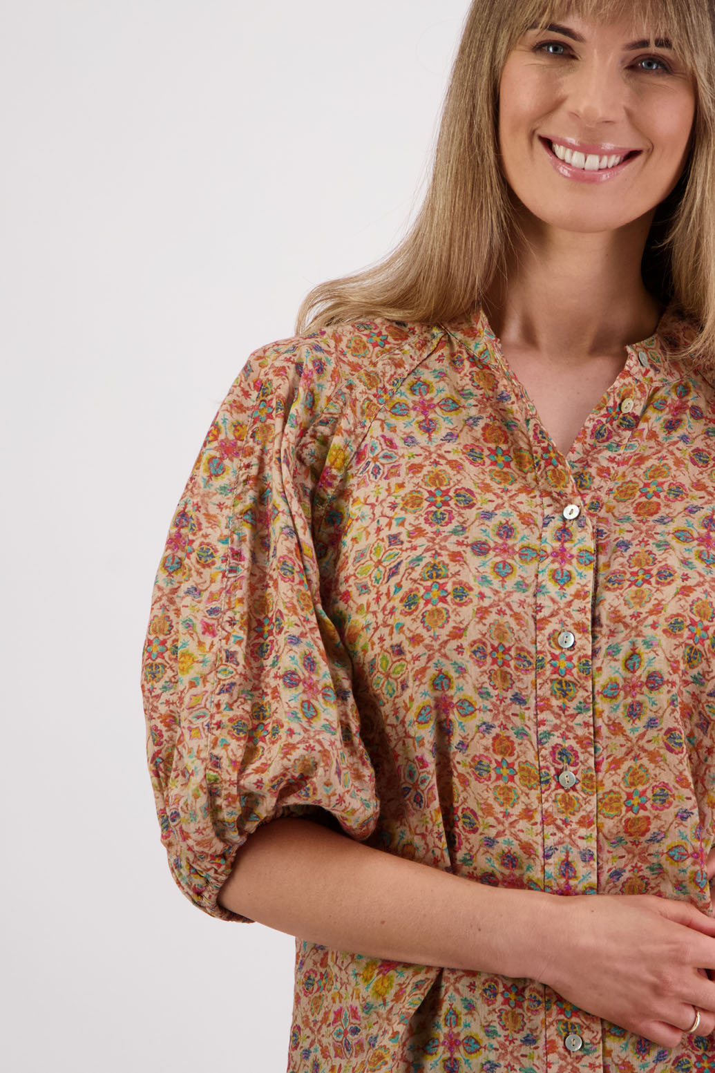 Womens shirt with elbow length puff sleeves and slimmer fit through the body. Briarwood NZ. Ramie, Sophia, Little Leaf