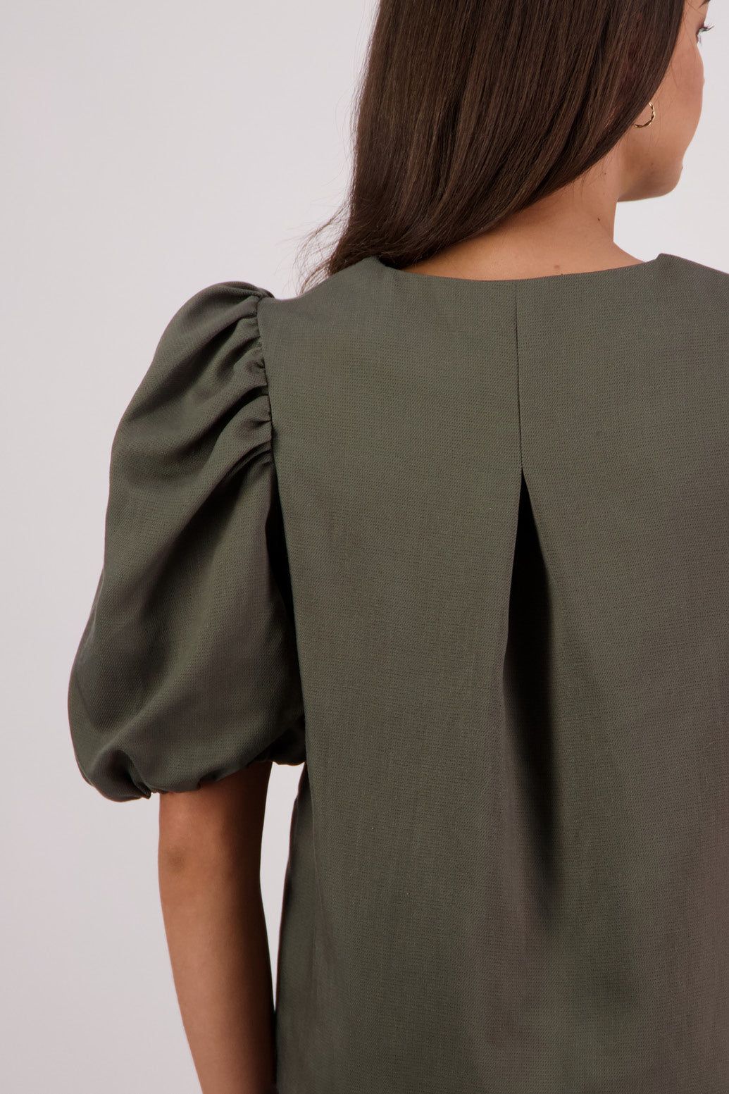 Closeup back view Briarwood Therese Top/Jacket in Forest.