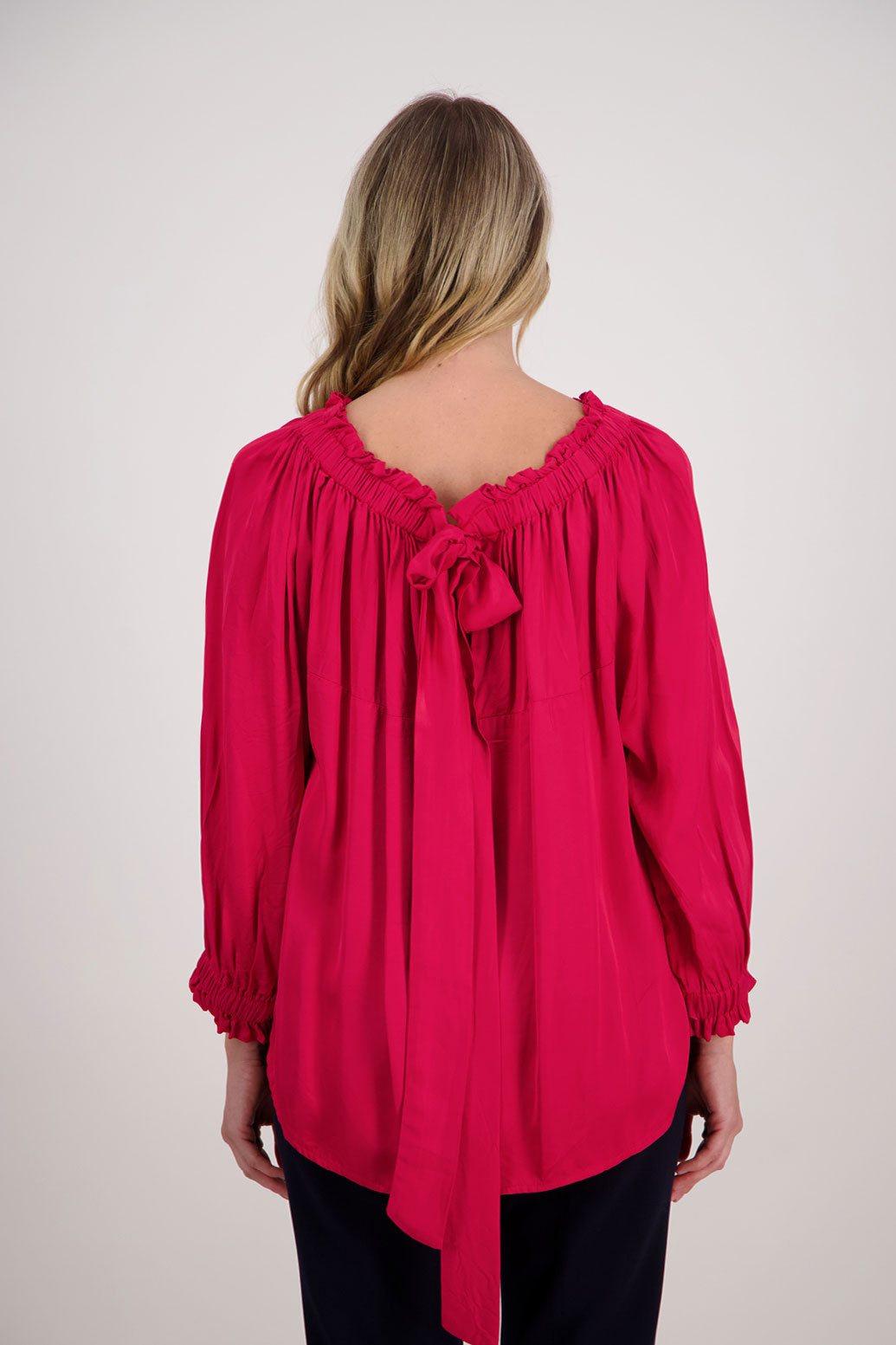 Red Briarwood Reversible viscose top. 3/4 Sleeves and complementary tie worn at the front or back. Annabelle