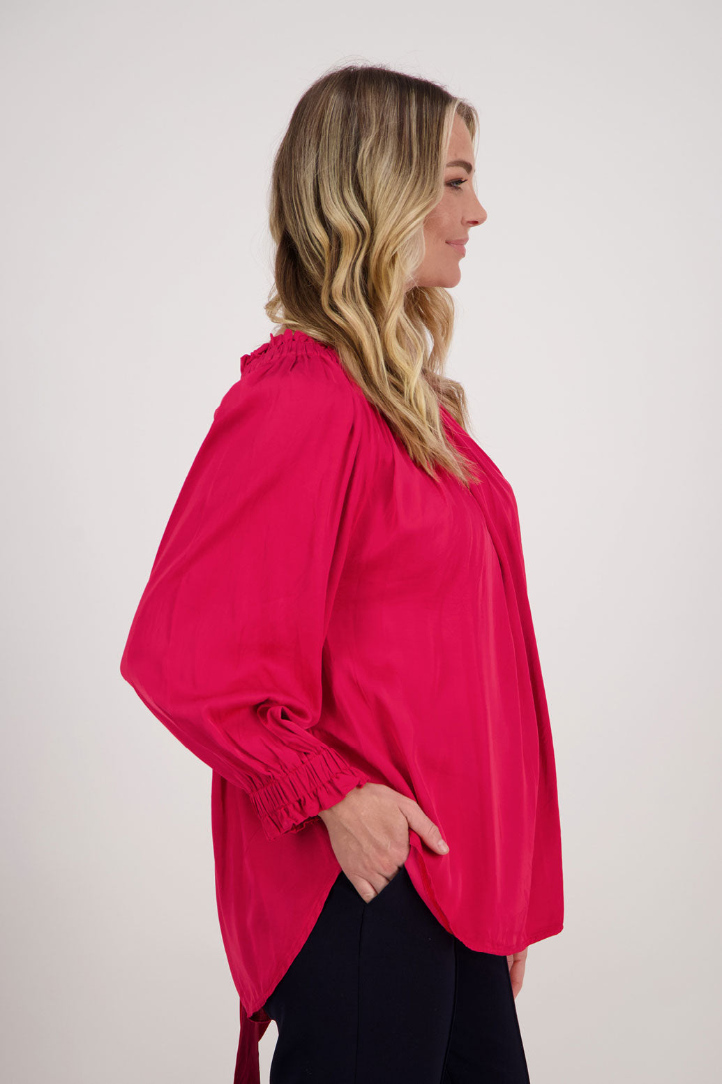 Red Briarwood Reversible viscose top. 3/4 Sleeves and complementary tie worn at the front or back. Annabelle