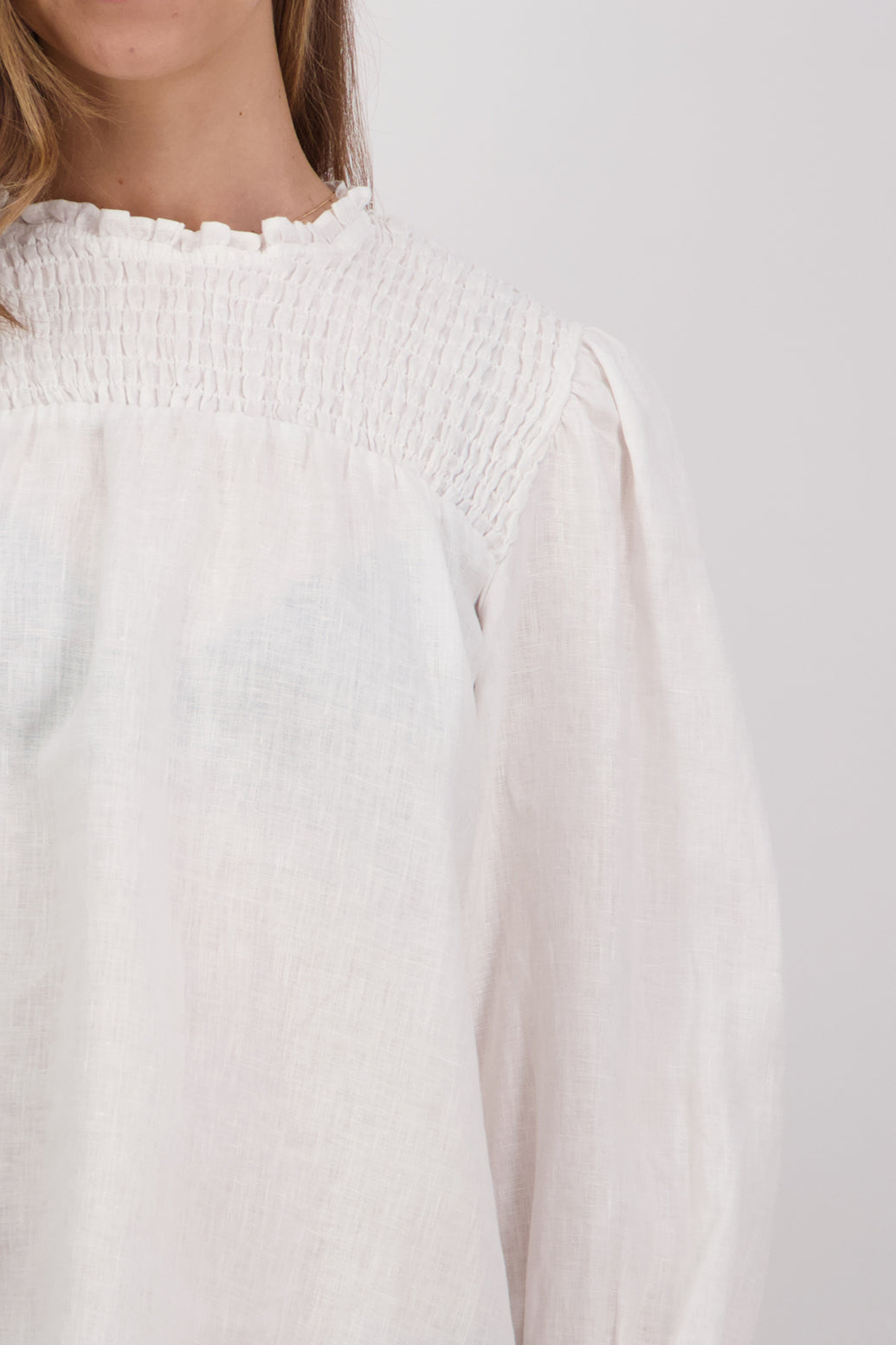 Claire Linen Long Sleeve Top - White