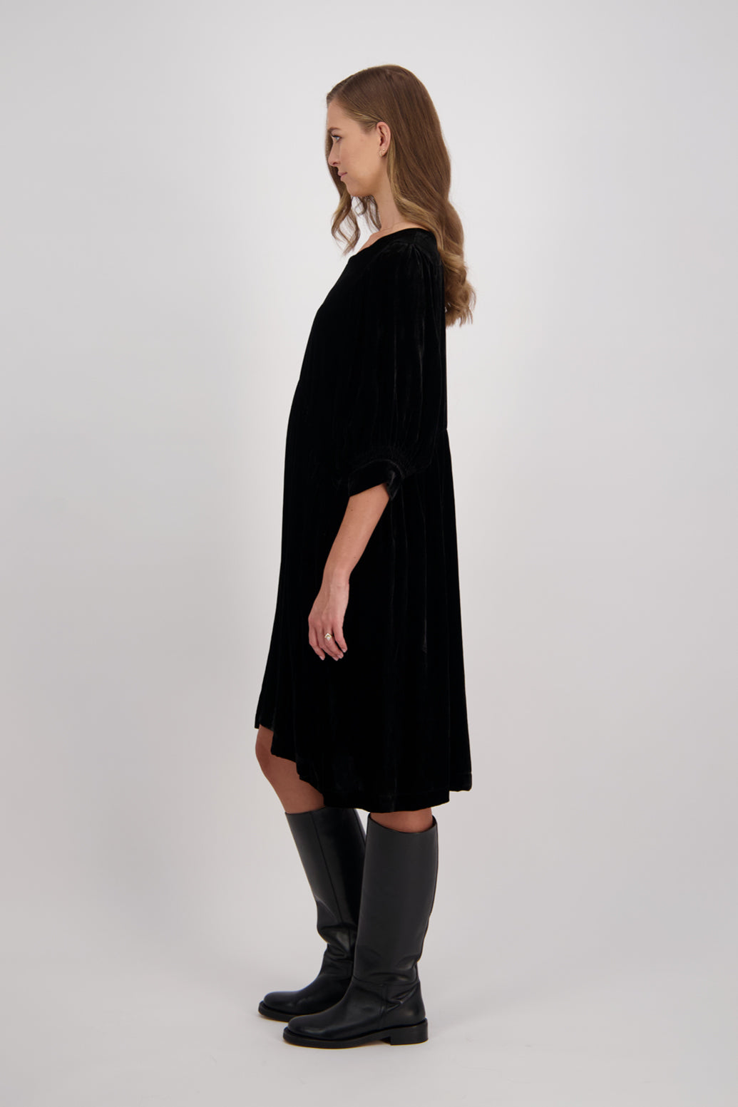 Cleopatra Velvet Knee-Length Dress - Black