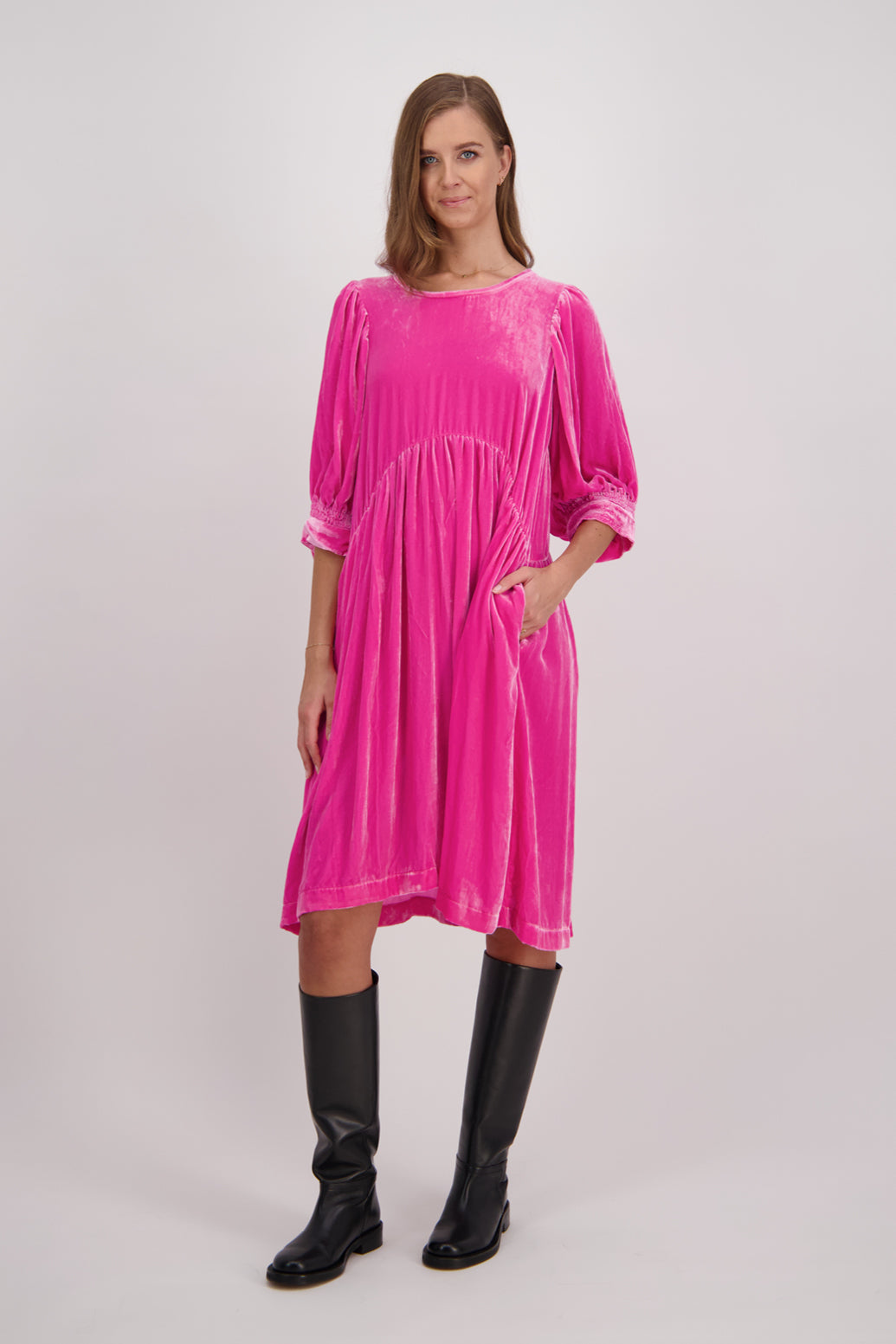 Cleopatra Velvet Knee-Length Dress - Pink