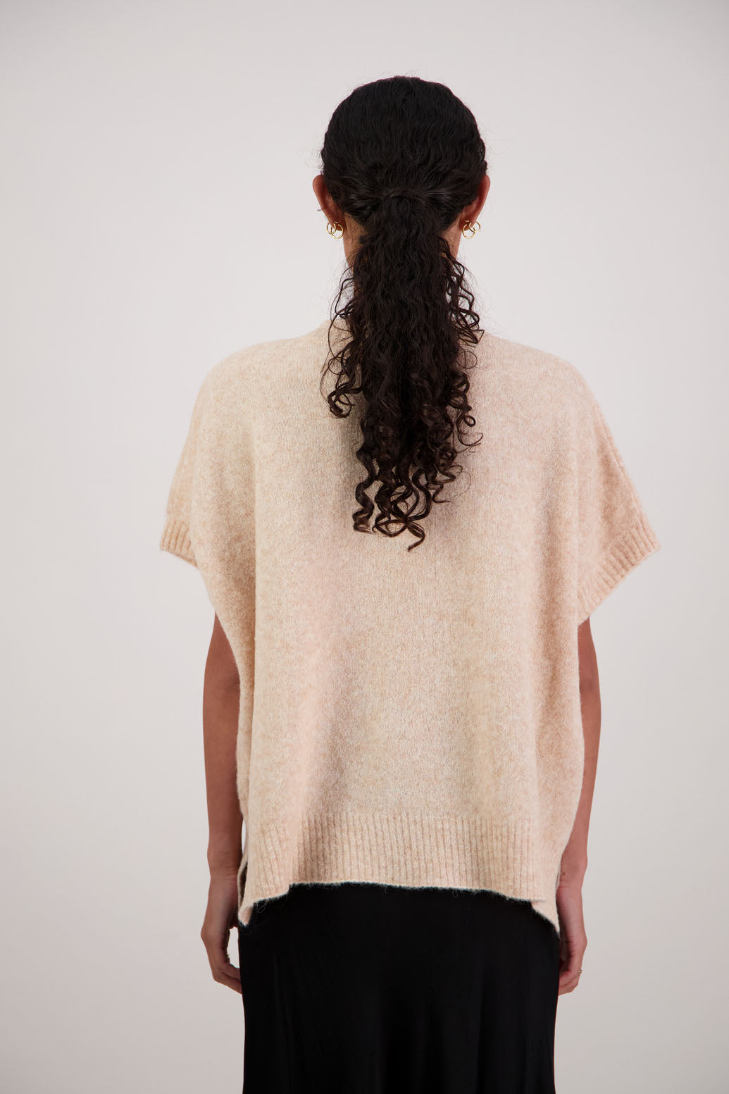 Fredrik Vest in Natural by Briarwood NZ. Alpaca/Wool blend short sleeved oversized vest