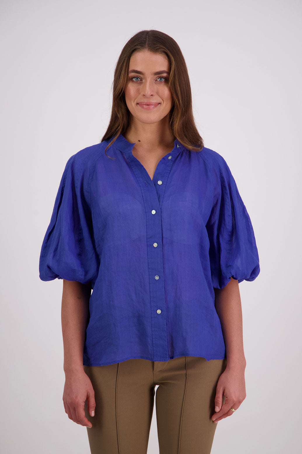 Briarwood Ramie Shirt with stand up collar, panel puffed sleeves and slim fit. Harlow Bright Blue