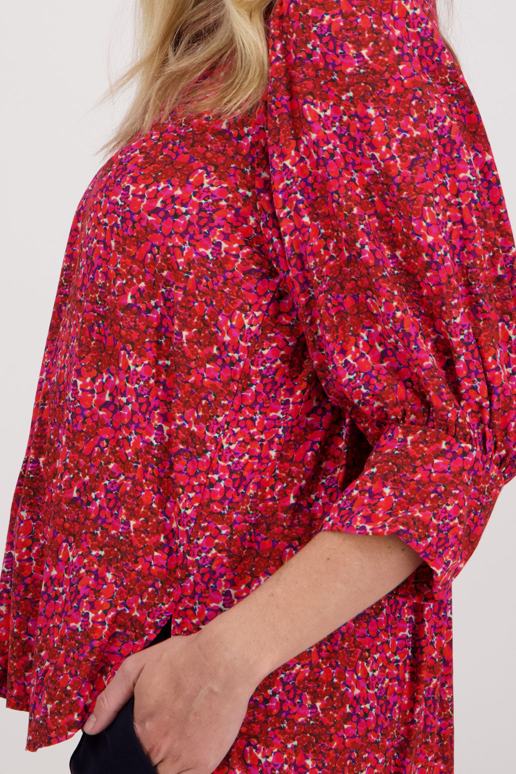 Red Floral Briarwood viscose top with 3/4 sleeves, wide cuff and gathered back. Harrison