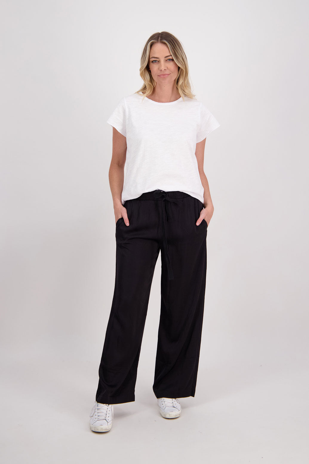 Black wide leg pant made from heavyweight viscose. Hebe