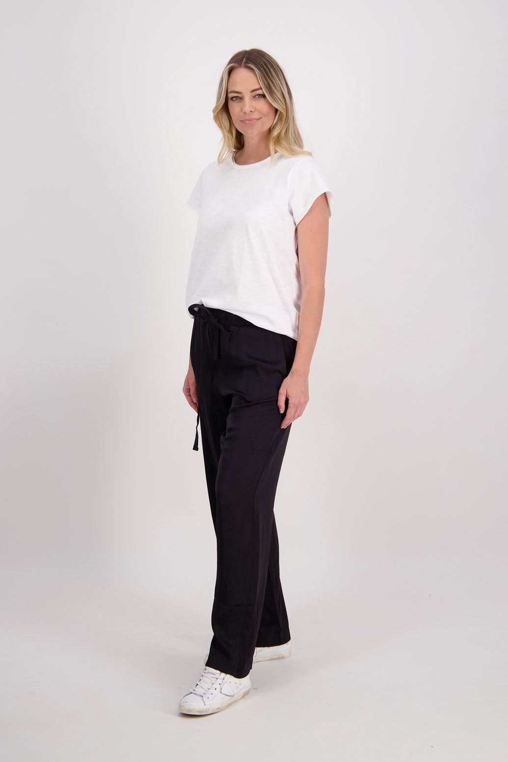 Black wide leg pant made from heavyweight viscose. Hebe