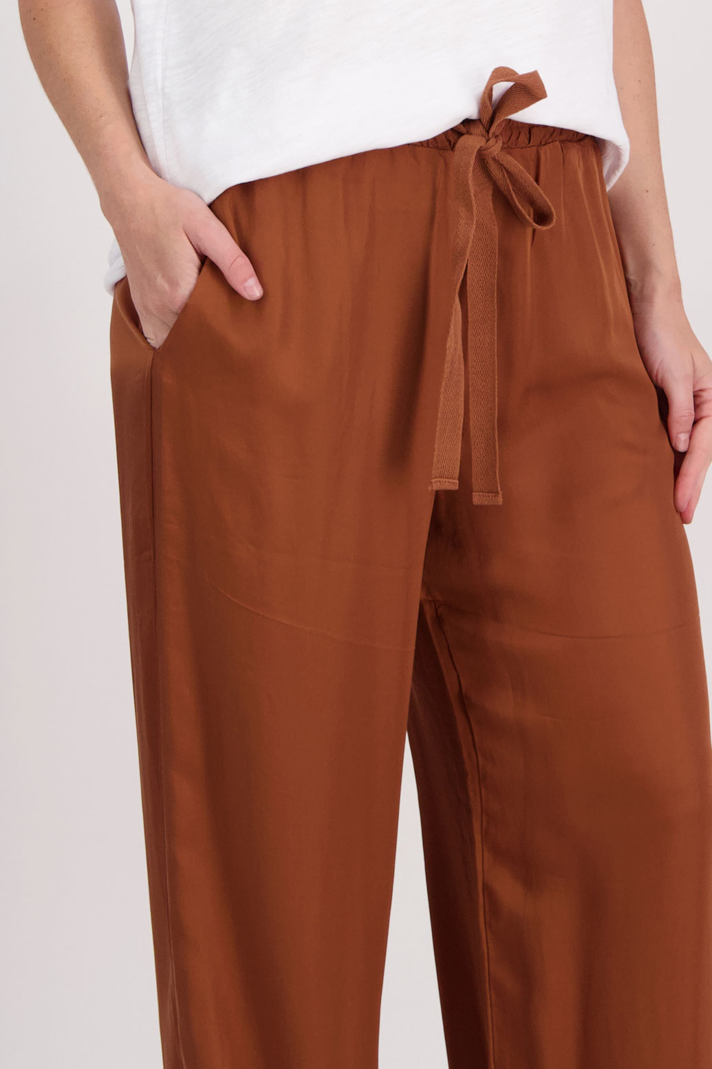 Tan wide leg pant made from heavyweight viscose. Hebe