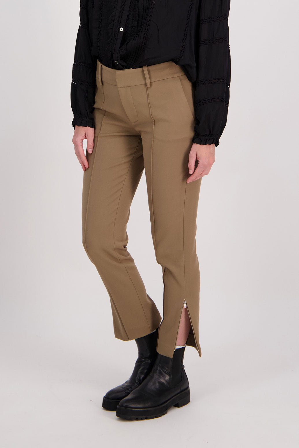 Camel tailored pant with side splits and zips. Front pin stitch detail. Helena