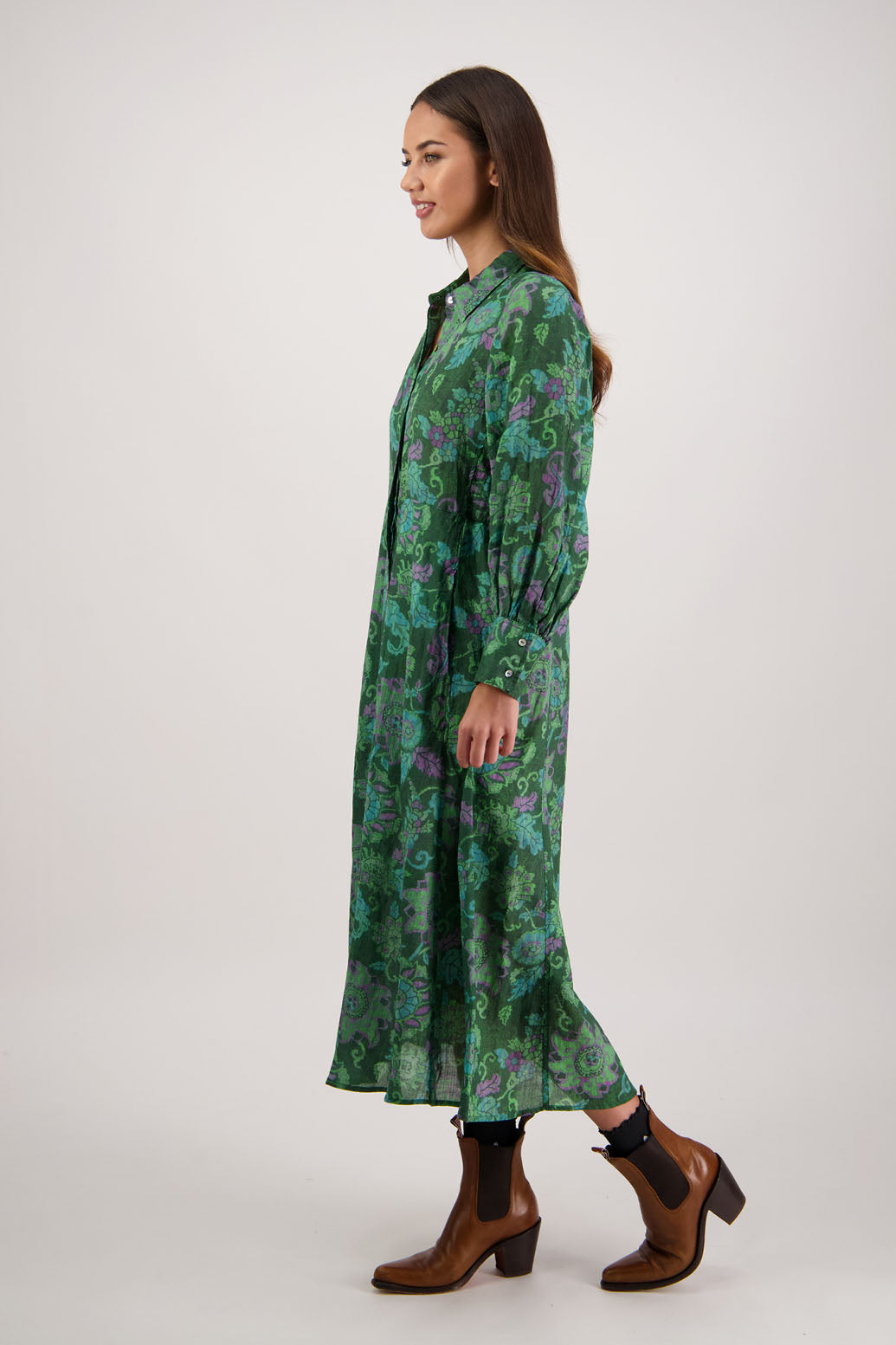 Hollie Dress in Green Floral by Briarwood NZ. Flattering 100% ramie shirt dress with full length sleeves, shaped waist, pockets