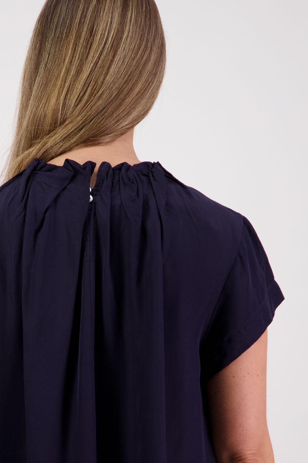 Womens Ivory Ink Top. Short sleeves with soft pleats around neck. Briarwood NZ. Jackie