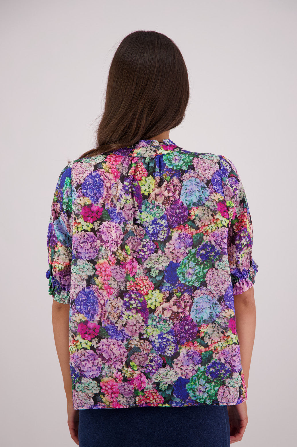 Back view of Briarwood Pearly Shirt in Hydrangea print.