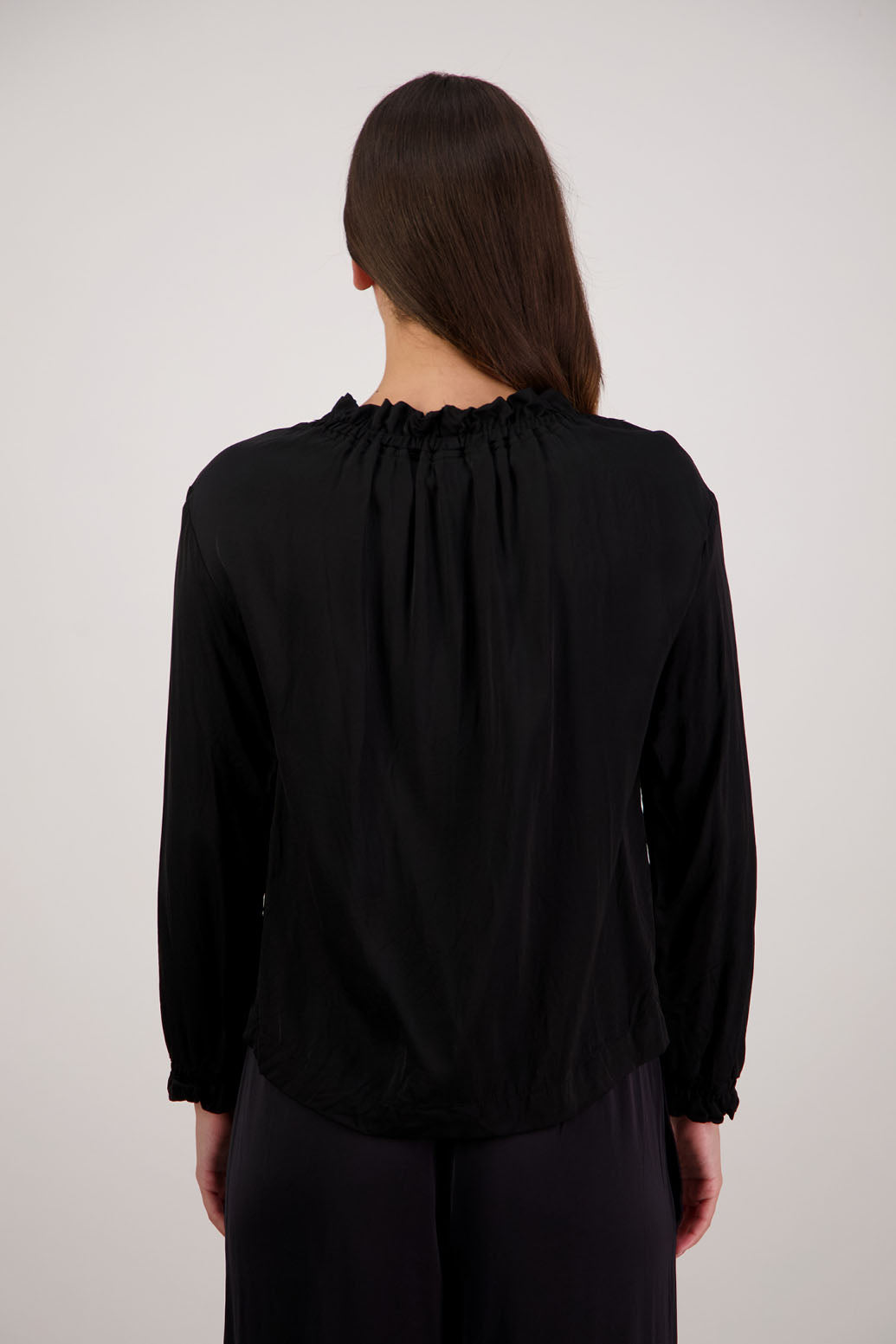 Rowan Black Top by Briarwood NZ. 100% viscose easy fit top with full length sleeves, elasticated neck