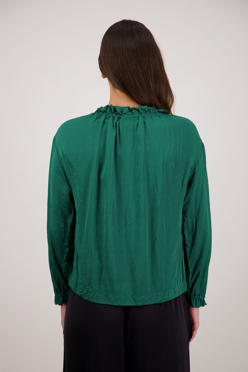 Rowan Top in Emerald by Briarwood NZ. 100% viscose easy fit top with full length sleeves, elasticated neck