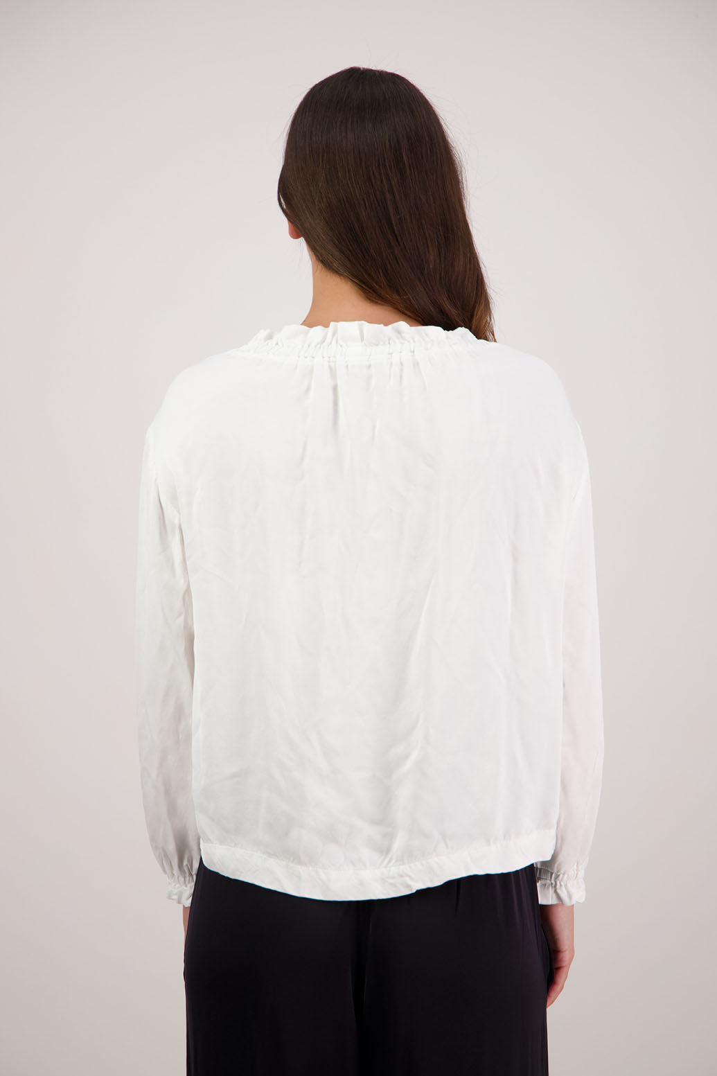 Rowan Ivory Top by Briarwood NZ. 100% viscose easy fit top with full length sleeves, elasticated neck