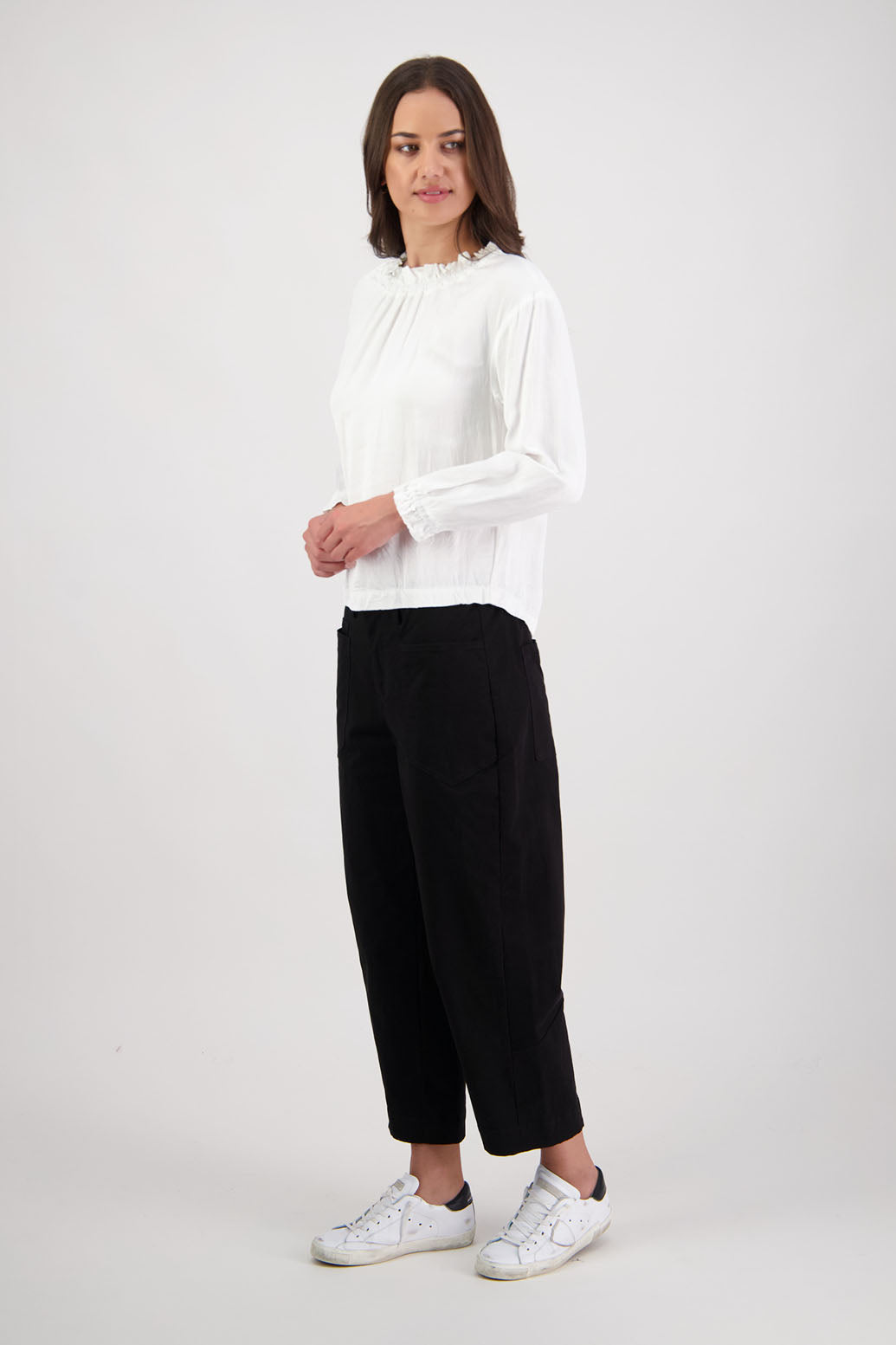 Ruby pant in Black by Briarwood NZ. 97% Cotton pant with spandex. Slight barrel leg and cropped length, zip fly, elasticated through the back fro comfort, pockets front and back