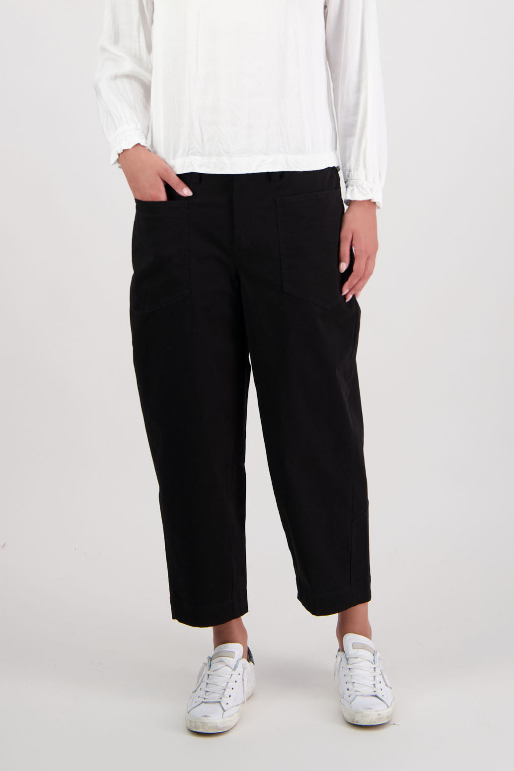 Ruby pant in Black by Briarwood NZ. 97% Cotton pant with spandex. Slight barrel leg and cropped length, zip fly, elasticated through the back fro comfort, pockets front and back