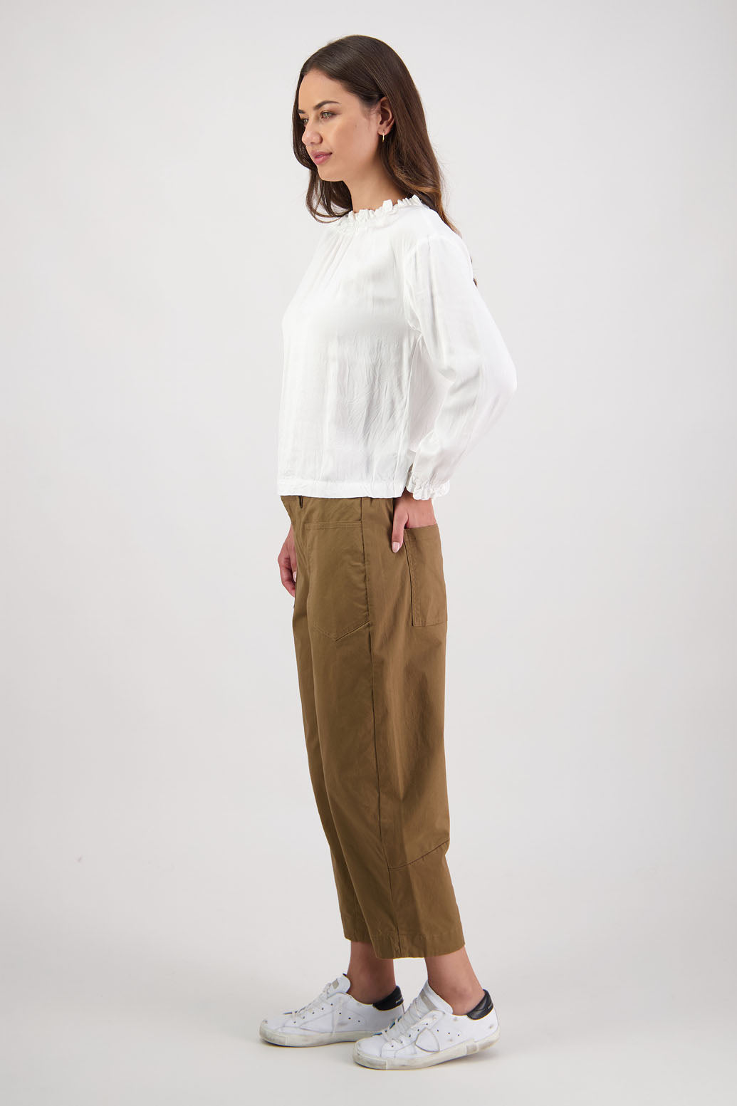 Ruby pant in Tan by Briarwood NZ. 97% Cotton pant with spandex. Slight barrel leg and cropped length, zip fly, elasticated through the back fro comfort, pockets front and back