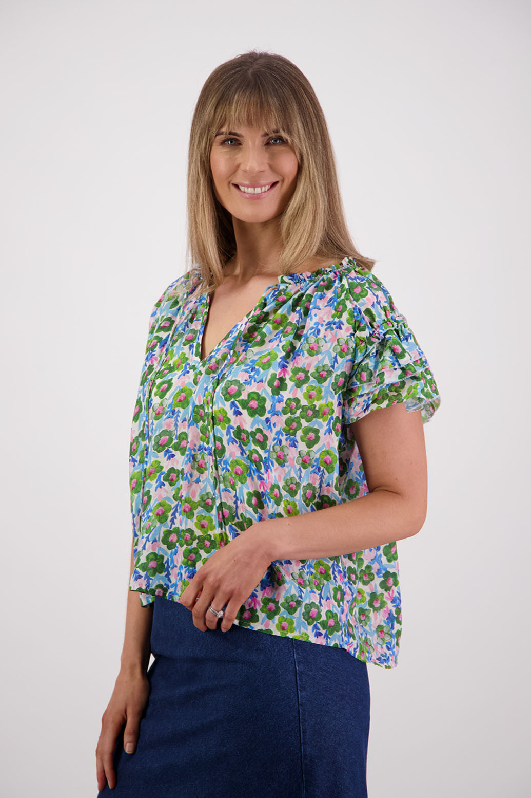 Shakespeare a soft floaty top with flattering layered short sleeves. Briarwood NZ. Ramie, Daisy print