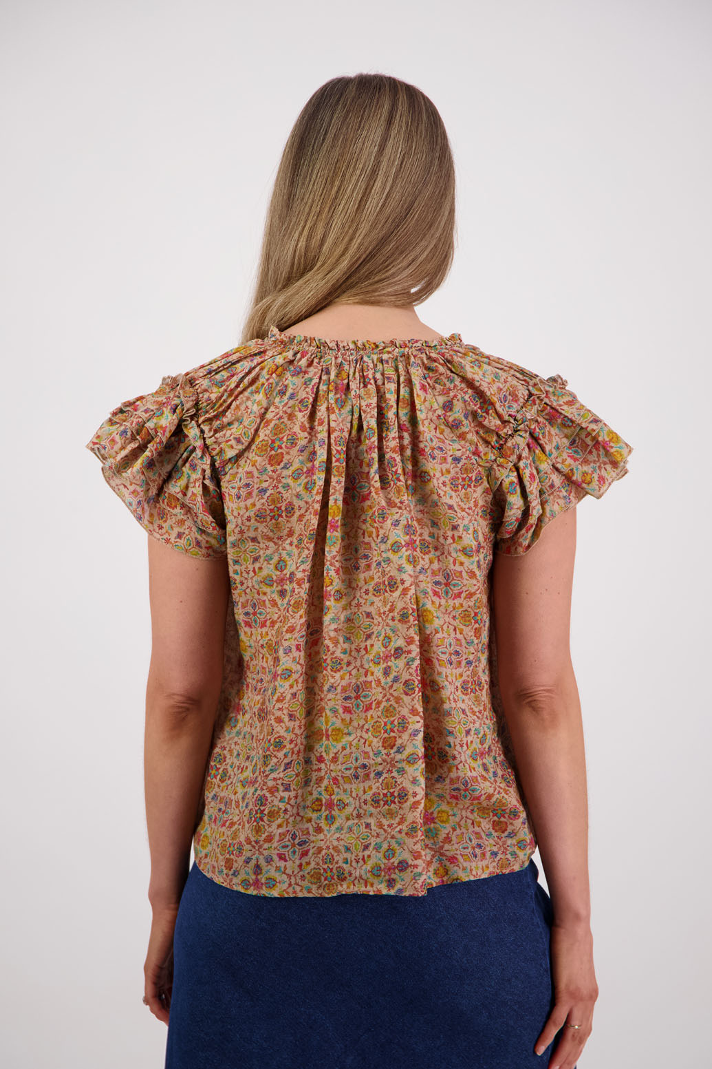 Shakespeare a soft floaty top with flattering layered short sleeves. Briarwood NZ. Ramie, Little Leaf print