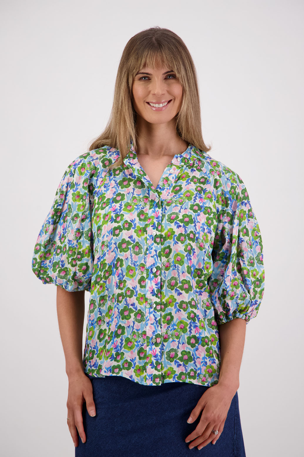 Womens shirt with elbow length puff sleeves and slimmer fit through the body. Briarwood NZ. Ramie, Sophia, Daisy print