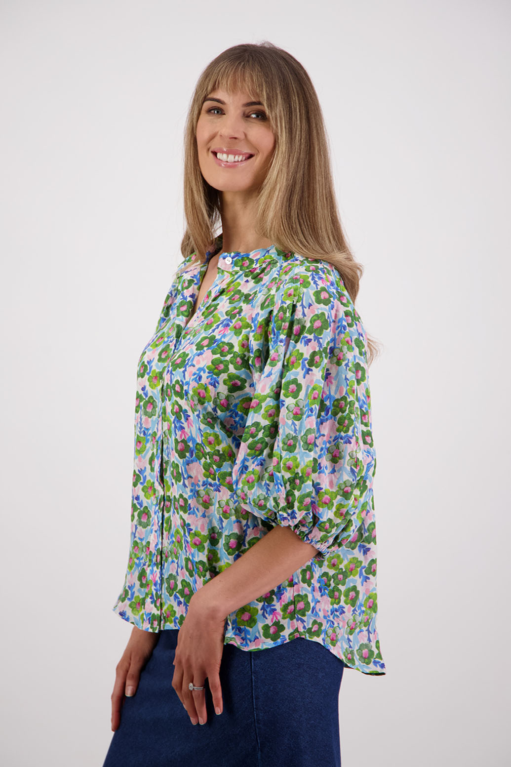 Womens shirt with elbow length puff sleeves and slimmer fit through the body. Briarwood NZ. Ramie, Sophia, Daisy print