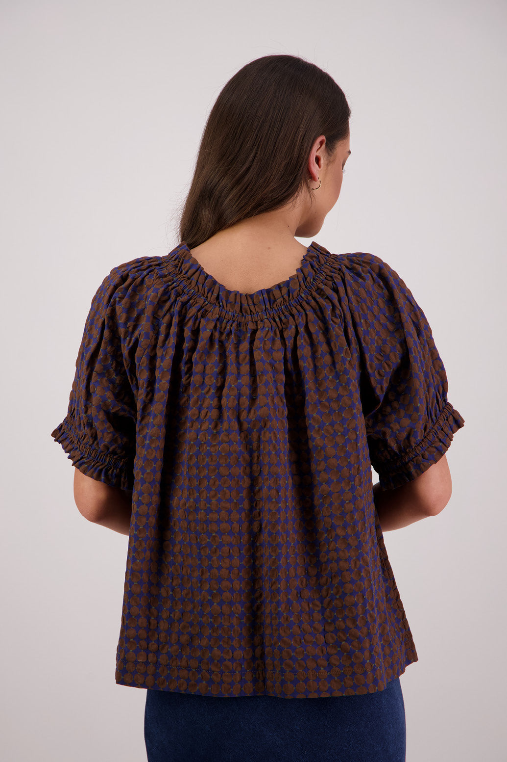 Back view Briarwood Tammy Top in Brown/Ink print.