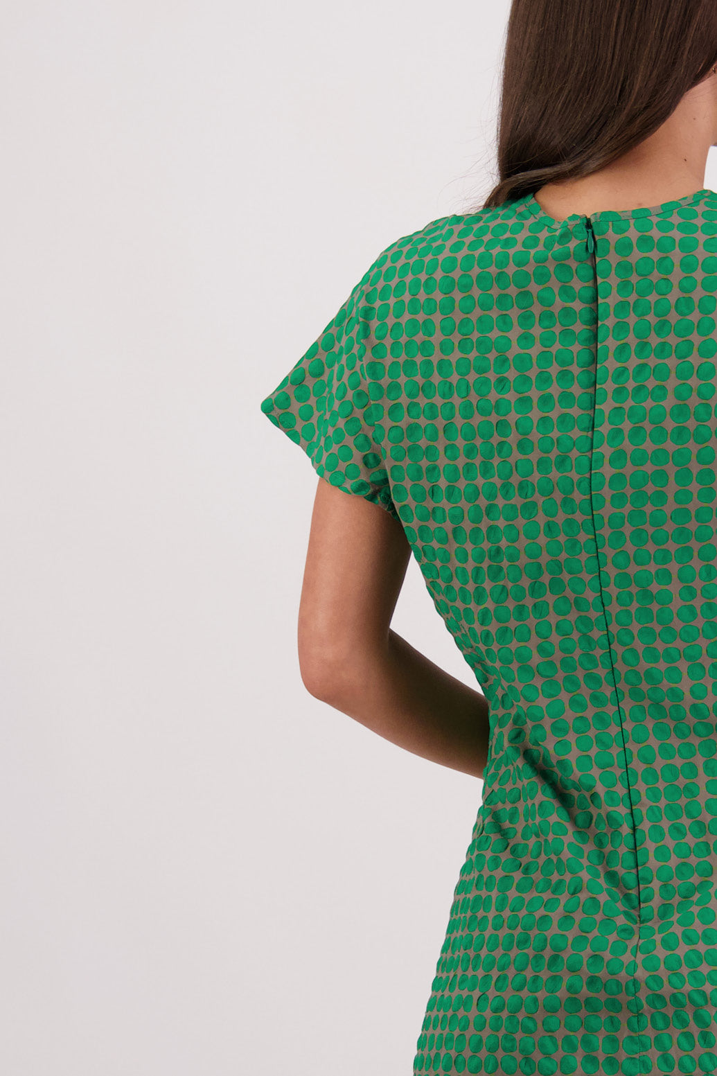 Closeup back view Briarwood Tasman Dress in Grey/Green print.