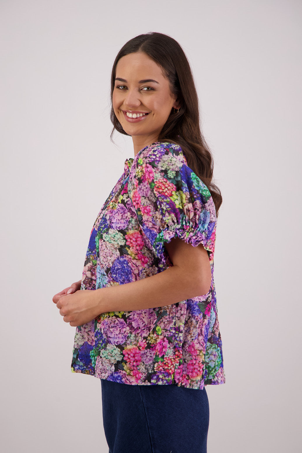 Side view of Briarwood Teddy Top in hydrangea print.