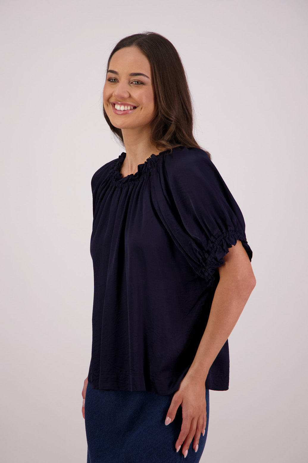 Side view Briarwood Teddy top in ink.