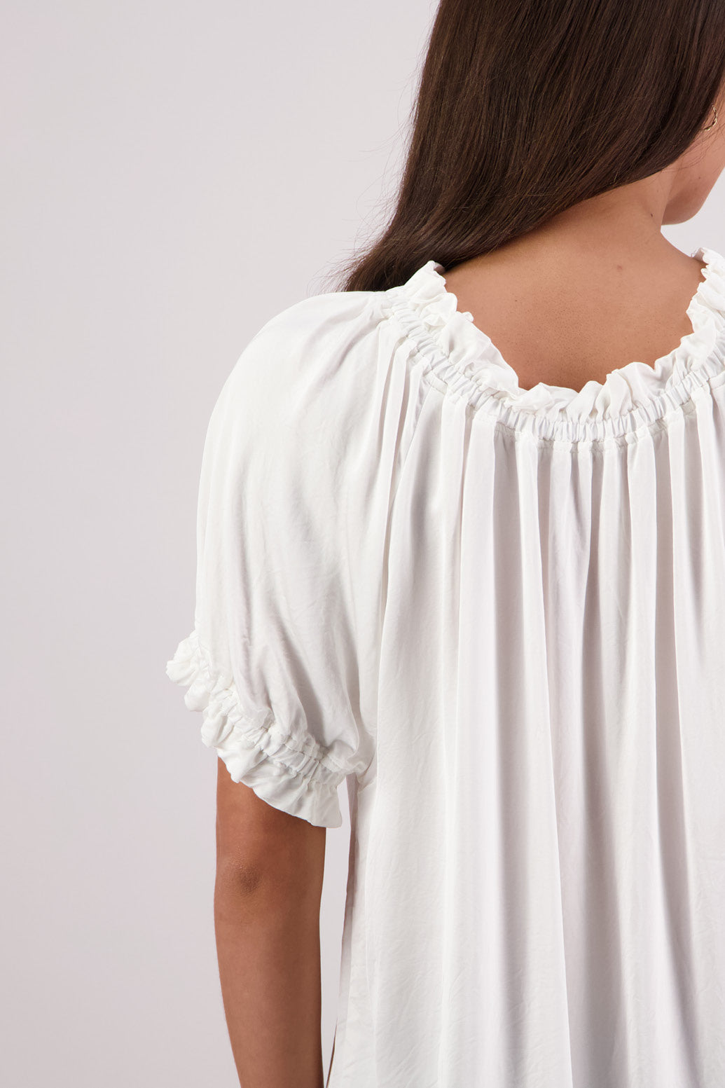 Close up back view Briarwood Teddy top in ivory.