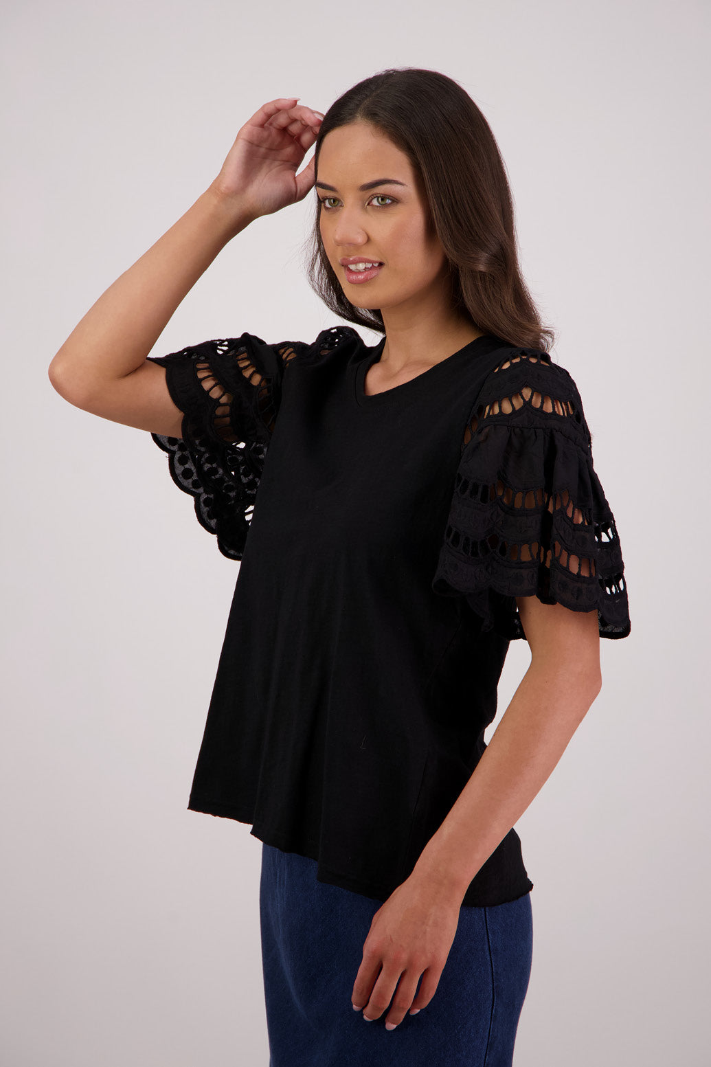 Side view Briarwood Tex T-shirt in Black.