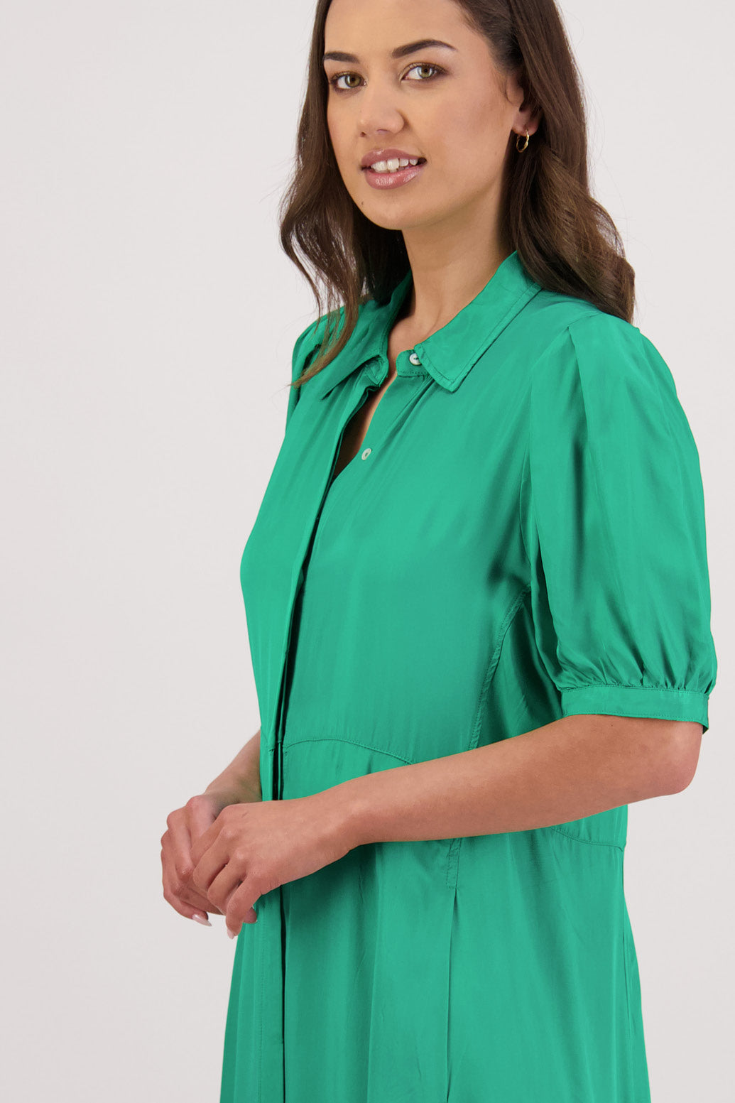 Closeup side view Briarwood Thelma Shirt Dress in Emerald.